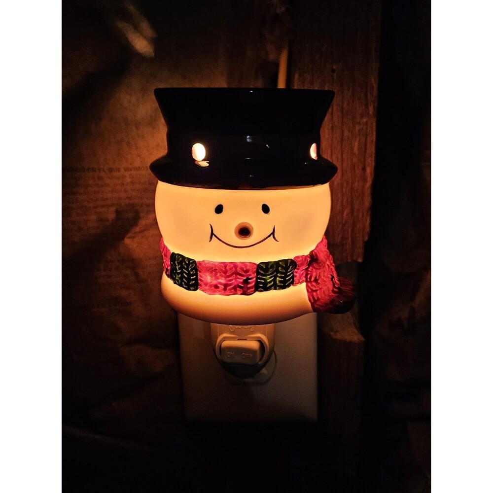 Scentsy Bluster Snowman Plug In Mini Warmer Christmas Holiday